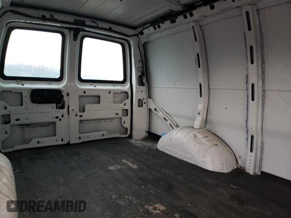 2019 Chevrolet Express Cargo с VIN 1GCWGAFPXK1143678, выставлен на аукционе Copart как лот 88565115 с пробегом 89 352 миль миль и Списание • Salvage title. История ставок и продаж доступна на DreamBid. Изображение 11.