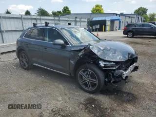 2023 Audi Q5 S line Premium Plus with VIN WA1E2AFY4P2081757, listed as a Copart auction lot 62160445 with 17,676 mi miles and Salvage title. Bid and sale history available at DreamBid. Image 4.
