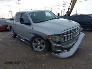 2016 Ram 1500 Big Horn z VIN 1C6RR7LT6GS196835, wystawiony jako IAAI lot #42330886 z przebiegiem 219 515 mil mil oraz . Historia ofert i sprzedaży dostępna na DreamBid. Obrazek 1.