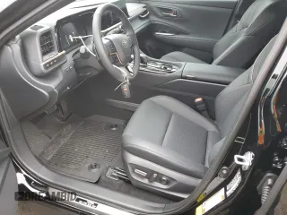 2025 Toyota Crown XLE z VIN JTDACAAJ2S3005145, wystawiony jako Copart lot #83639734 z przebiegiem 203 mil mil oraz Szkody całkowita. Historia ofert i sprzedaży dostępna na DreamBid. Obrazek 7.