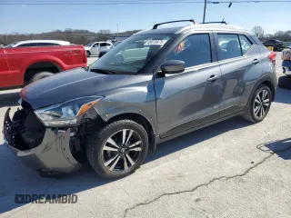 2019 Nissan Kicks SV z VIN 3N1CP5CU3KL496201, wystawiony jako Copart lot #48070875 z przebiegiem 66 716 mil mil oraz Szkoda całkowita • Salvage title. Historia ofert i sprzedaży dostępna na DreamBid. Obrazek 1.