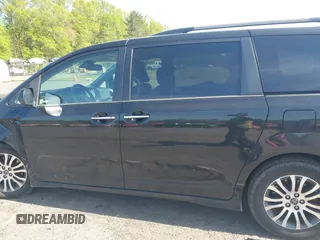 2018 Toyota Sienna XLE Auto Access Seat with VIN 5TDYZ3DC2JS926543, listed as a IAAI auction lot 42250898 with 138,489 mi miles and . Bid and sale history available at DreamBid. Image 14.