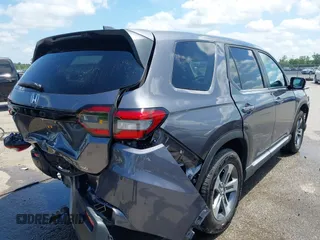 2025 Honda Pilot EX-L z VIN 5FNYG2H43SB010172, wystawiony jako IAAI lot #42262312 z przebiegiem 9 853 mil mil oraz . Historia ofert i sprzedaży dostępna na DreamBid. Obrazek 4.