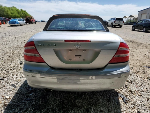 2004 Mercedes-Benz CLK 320 z VIN WDBTK65G34T016180, wystawiony jako Copart lot #53021615 z przebiegiem 118 408 mil mil oraz Szkoda całkowita • Salvage title. Historia ofert i sprzedaży dostępna na DreamBid. Obrazek 6.