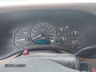2002 Chevrolet Suburban LS z VIN 1GNEC16Z82J252026, wystawiony jako IAAI lot #41200765 z przebiegiem 287 164 mil mil oraz . Historia ofert i sprzedaży dostępna na DreamBid. Obrazek 7.