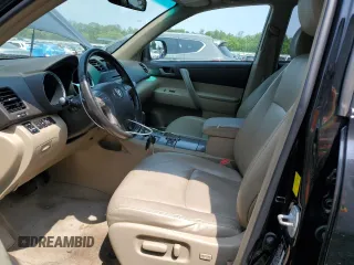 2010 Toyota Highlander SE z VIN 5TDJK3EH7AS018119, wystawiony jako Copart lot #59291525 z przebiegiem 211 290 mil mil oraz Szkoda całkowita • Salvage title. Historia ofert i sprzedaży dostępna na DreamBid. Obrazek 7.