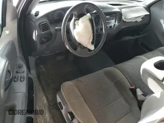 2002 Ford F-150 XL с VIN 1FTRX18L02NA22576, выставлен на аукционе Copart как лот 52985795 с пробегом Не указан миль и Списание • Salvage title. История ставок и продаж доступна на DreamBid. Изображение 8.