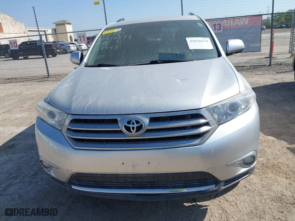 2013 Toyota Highlander Limited with VIN 5TDYK3EH1DS127940, listed as a IAAI auction lot 41826678 with 1 mi miles. Bid and sale history available at carsss.com. Image 12.