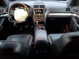 2017 Ford Explorer XLT z VIN 1FM5K8DH2HGA48337, wystawiony jako Copart lot #48698305 z przebiegiem 130 341 mil mil oraz Szkoda całkowita • Salvage title. Historia ofert i sprzedaży dostępna na DreamBid. Obrazek 8.