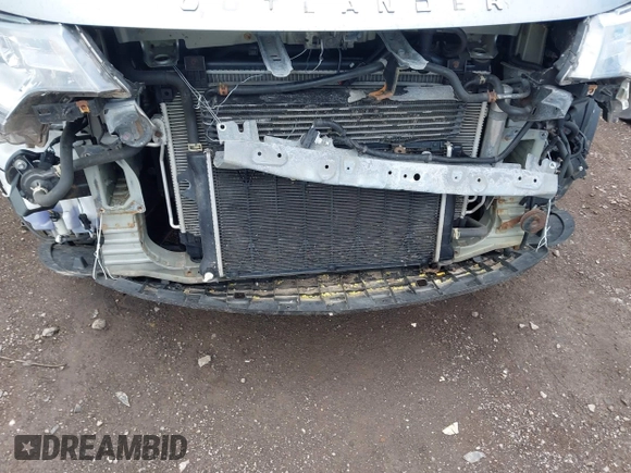 2018 Mitsubishi Outlander SEL z VIN JA4J24A58JZ058655, wystawiony jako IAAI lot #42569775 z przebiegiem 111 370 mil mil oraz . Historia ofert i sprzedaży dostępna na DreamBid. Obrazek 17.