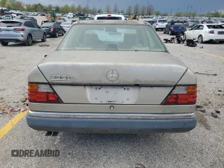 1992 Mercedes-Benz 300 with VIN WDBEA30E0NB570638, listed as a Copart auction lot 52357325 with 122,782 mi miles and Clean Title. Bid and sale history available at DreamBid. Image 6.