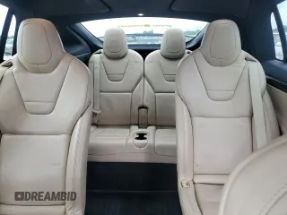 2016 Tesla Model X 70D z VIN 5YJXCBE27GF007972, wystawiony jako Copart lot #53945325 z przebiegiem 83 395 mil mil oraz Szkody całkowita. Historia ofert i sprzedaży dostępna na DreamBid. Obrazek 10.