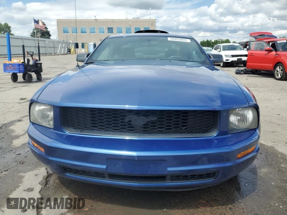 2007 Ford Mustang Deluxe z VIN 1ZVFT80NX75255793, wystawiony jako Copart lot #58993805 z przebiegiem 159 882 mil mil oraz Szkoda całkowita • Salvage title. Historia ofert i sprzedaży dostępna na DreamBid. Obrazek 5.