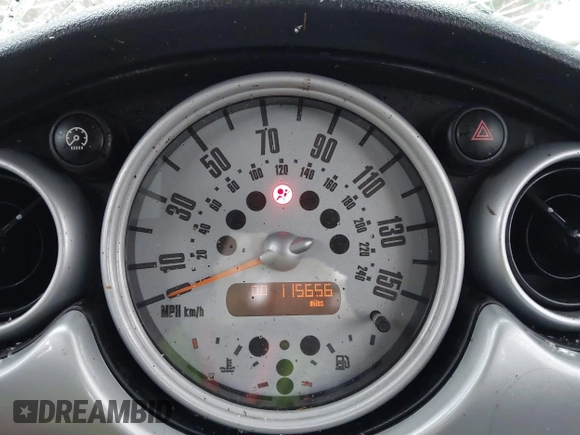 2005 MINI Hardtop z VIN WMWRC33445TJ64482, wystawiony jako IAAI lot #41798048 z przebiegiem 115 656 mil mil oraz . Historia ofert i sprzedaży dostępna na DreamBid. Obrazek 7.