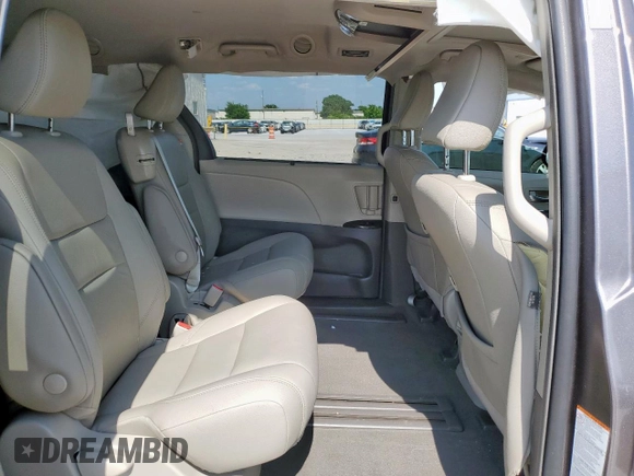 2019 Toyota Sienna XLE Auto Access Seat z VIN 5TDYZ3DC9KS995084, wystawiony jako Copart lot #59058395 z przebiegiem 47 104 mil mil oraz Szkoda całkowita • Salvage title. Historia ofert i sprzedaży dostępna na DreamBid. Obrazek 11.