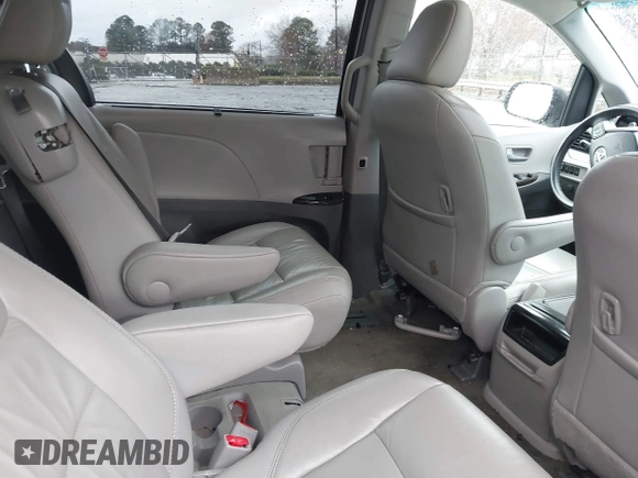 2017 Toyota Sienna XLE Auto Access Seat with VIN 5TDYZ3DCXHS888196, listed as a IAAI auction lot 41730418 with 131,201 mi miles. Bid and sale history available at carsss.com. Image 8.