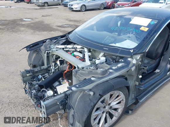 2013 Tesla Model S Performance с VIN 5YJSA1DP2DFP05411, выставлен на аукционе IAAI как лот 42705130 с пробегом Не указан миль и . История ставок и продаж доступна на DreamBid. Изображение 18.