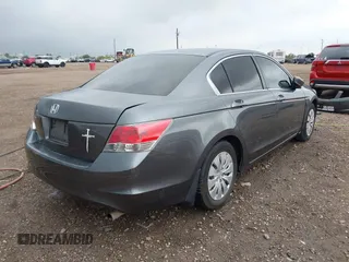 2008 Honda Accord LX z VIN 1HGCP26368A126926, wystawiony jako IAAI lot #42031554 z przebiegiem 296 402 mil mil oraz . Historia ofert i sprzedaży dostępna na DreamBid. Obrazek 4.