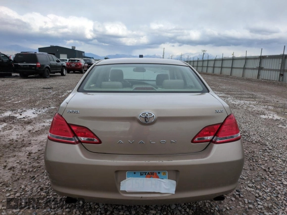 2006 Toyota Avalon XL z VIN 4T1BK36B26U138553, wystawiony jako Copart lot #53502645 z przebiegiem Nie podano mil oraz Szkoda całkowita • Salvage title. Historia ofert i sprzedaży dostępna na DreamBid. Obrazek 6.