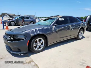 2020 Dodge Charger SXT z VIN 2C3CDXBG4LH140318, wystawiony jako Copart lot #61447545 z przebiegiem 120 138 mil mil oraz Czysty tytuł • Clean title. Historia ofert i sprzedaży dostępna na DreamBid. Obrazek 1.