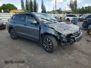 2022 Volkswagen Tiguan S with VIN 3VV1B7AX5NM138710, listed as a Copart auction lot 55900645 with 16,837 mi miles and Salvage title. Bid and sale history available at DreamBid. Image 4.