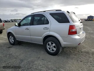 2009 Kia Sorento LX with VIN KNDJC735X95869653, listed as a Copart auction lot 50970005 with 184,730 mi miles and Clean Title. Bid and sale history available at carsss.com. Image 2.