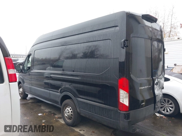 2022 Ford Transit Cargo z VIN 1FTBR3U85NKA64644, wystawiony jako IAAI lot #41006811 z przebiegiem 101 658 mil mil oraz . Historia ofert i sprzedaży dostępna na DreamBid. Obrazek 3.