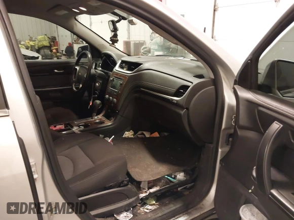 2014 Chevrolet Traverse LT with VIN 1GNKRGKD9EJ149541, listed as a IAAI auction lot 41945942 with 186,531 mi miles. Bid and sale history available at carsss.com. Image 5.