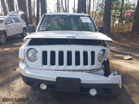 2015 Jeep Patriot Altitude Edition with VIN 1C4NJPBA7FD410300, listed as a IAAI auction lot 41938552 with 175,751 mi miles. Bid and sale history available at carsss.com. Image 12.