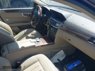 2010 Mercedes-Benz E-Class E 550 Luxury with VIN WDDHF9AB0AA136555, listed as a IAAI auction lot 42069576 with 129,775 mi miles. Bid and sale history available at carsss.com. Image 5.
