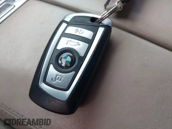 2012 BMW 7 Series 750Li с VIN WBAKB8C52CDX20452, выставлен на аукционе IAAI как лот 41770824 с пробегом 80 281 миль миль и . История ставок и продаж доступна на DreamBid. Изображение 11.