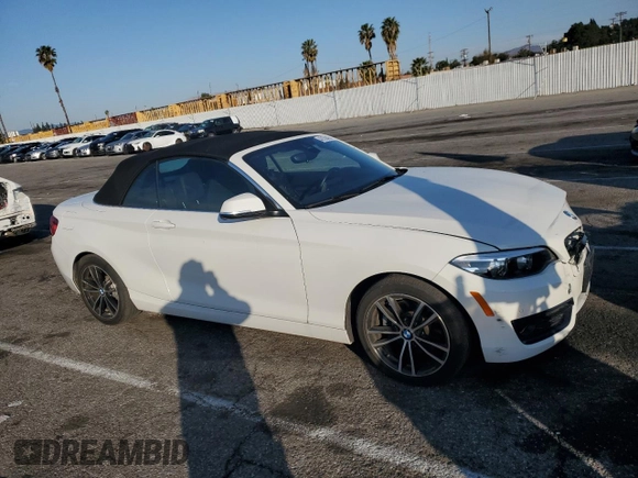 2020 BMW 2 Series 230i with VIN WBA2M7C05L7F00152, listed as a Copart auction lot 42153435 with 25,690 mi miles and Salvage Title. Bid and sale history available at carsss.com. Image 4.