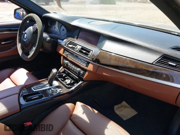 2011 BMW 5 Series 528i with VIN WBAFR1C52BC672489, listed as a IAAI auction lot 42038678 with 47,688 mi miles and . Bid and sale history available at carsss.com. Image 5.