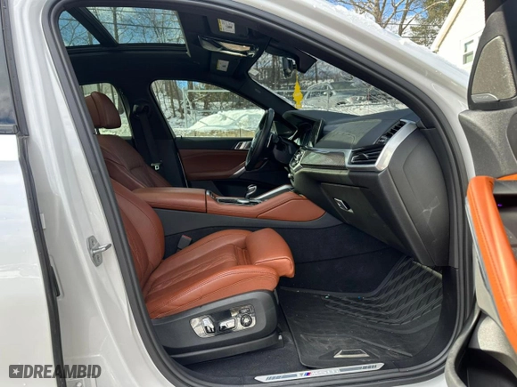 2022 BMW X6 M50i with VIN 5UXCY8C06N9K81254, listed as a Copart auction lot 44739935 with 70,059 mi miles and Clean Title. Bid and sale history available at carsss.com. Image 7.