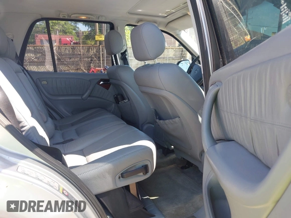 2001 Mercedes-Benz M 320/430/500 with VIN 4JGAB54E71A284509, listed as a IAAI auction lot 42637984 with 183,496 mi miles and . Bid and sale history available at DreamBid. Image 8.