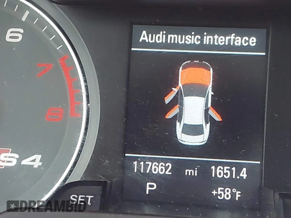 2011 Audi S4 Premium Plus z VIN WAUBGAFL7BA079009, wystawiony jako IAAI lot #42309921 z przebiegiem 117 662 mil mil oraz . Historia ofert i sprzedaży dostępna na DreamBid. Obrazek 7.