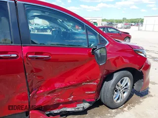 2021 Toyota Sienna Limited z VIN 5TDZRKEC0MS038956, wystawiony jako IAAI lot #42111556 z przebiegiem 47 647 mil mil oraz . Historia ofert i sprzedaży dostępna na DreamBid. Obrazek 6.