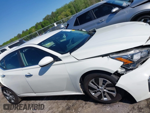 2019 Nissan Altima S with VIN 1N4BL4BVXKC155016, listed as a IAAI auction lot 41980978 with 97,688 mi miles and . Bid and sale history available at carsss.com. Image 13.