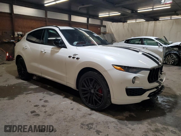2022 Maserati Levante GT with VIN ZN661XUA1NX400262, listed as a Copart auction lot 76985893 with 8,614 mi miles. Bid and sale history available at carsss.com. Image 4.