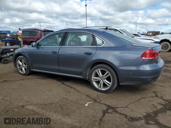 2015 Volkswagen Passat SE z VIN 1VWBV7A38FC030038, wystawiony jako Copart lot #58314365 z przebiegiem 121 533 mil mil oraz Czysty tytuł • Clean title. Historia ofert i sprzedaży dostępna na DreamBid. Obrazek 2.