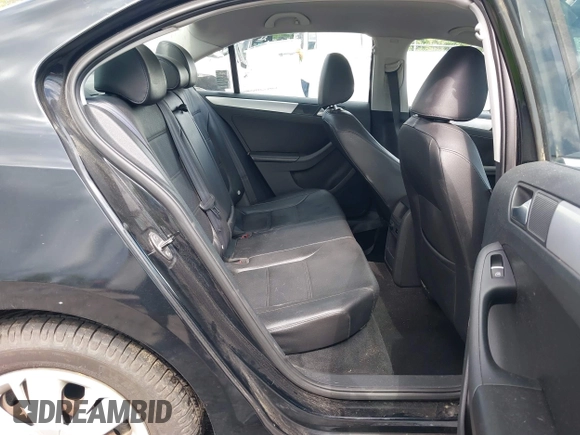 2013 Volkswagen Jetta SE z VIN 3VWDX7AJ4DM396477, wystawiony jako IAAI lot #42659959 z przebiegiem 115 833 mil mil oraz . Historia ofert i sprzedaży dostępna na DreamBid. Obrazek 8.