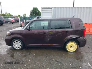 2009 Scion xB z VIN JTLKE50E291096437, wystawiony jako IAAI lot #42330359 z przebiegiem 226 699 mil mil oraz . Historia ofert i sprzedaży dostępna na DreamBid. Obrazek 6.