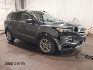 2017 Ford Escape SE z VIN 1FMCU9G98HUD68307, wystawiony jako IAAI lot #42057431 z przebiegiem 41 909 mil mil oraz . Historia ofert i sprzedaży dostępna na DreamBid. Obrazek 1.