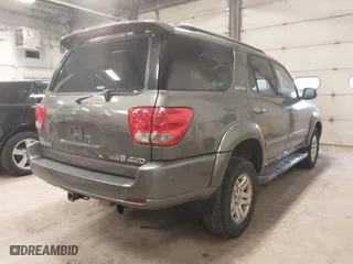 2006 Toyota Sequoia Limited with VIN 5TDBT48A86S271771, listed as a IAAI auction lot 41940143 with 263,155 mi miles. Bid and sale history available at carsss.com. Image 4.