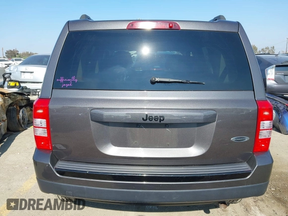 2015 Jeep Patriot Sport z VIN 1C4NJPBA7FD178720, wystawiony jako IAAI lot #41436656 z przebiegiem 83 900 mil mil oraz . Historia ofert i sprzedaży dostępna na DreamBid. Obrazek 17.