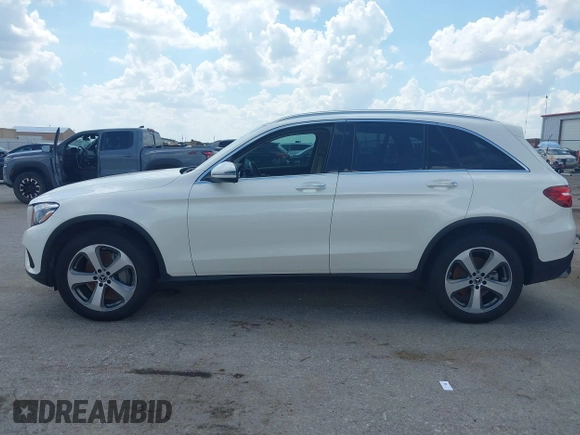 2017 Mercedes-Benz GLC 300 с VIN WDC0G4JBXHF263828, выставлен на аукционе IAAI как лот 42587272 с пробегом 39 275 миль миль и . История ставок и продаж доступна на DreamBid. Изображение 14.