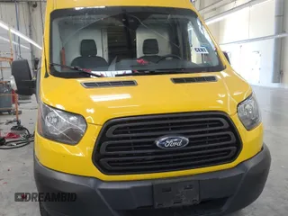 2019 Ford Transit z VIN 1FTYR3XM3KKA38669, wystawiony jako IAAI lot #42619599 z przebiegiem 135 929 mil mil oraz . Historia ofert i sprzedaży dostępna na DreamBid. Obrazek 18.