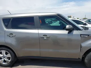 2017 Kia Soul z VIN KNDJN2A21H7503945, wystawiony jako IAAI lot #42374466 z przebiegiem 47 814 mil mil oraz . Historia ofert i sprzedaży dostępna na DreamBid. Obrazek 14.