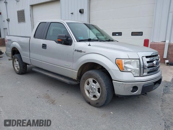 2012 Ford F-150 XL with VIN 1FTFX1ET8CFB57985, listed as a IAAI auction lot 41925009 with 265,900 mi miles. Bid and sale history available at carsss.com. Image 1.