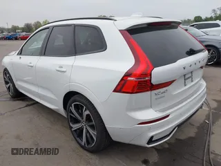 2024 Volvo XC60 Recharge Plug-In Hybrid Ultimate Dark Theme with VIN YV4H60DM7R1912157, listed as a IAAI auction lot 41948450 with 6,989 mi miles. Bid and sale history available at carsss.com. Image 3.